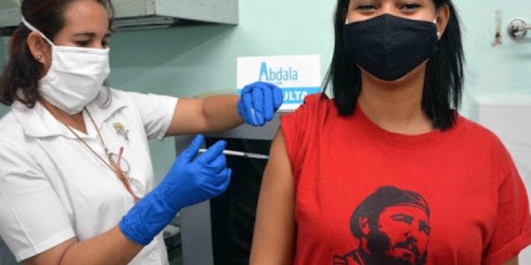 Comienza Fase III de ensayo clínico del CIGB-66 ( Abdala), uno de los cinco candidatos vacunales anti SarsCov-2 desarrollados por la industria biofarmacéutica nacional, en Santiago de Cuba, el 22 de marzo de 2021. ACN  FOTO/ Miguel RUBIERA JÚSTIZ/ rrcc