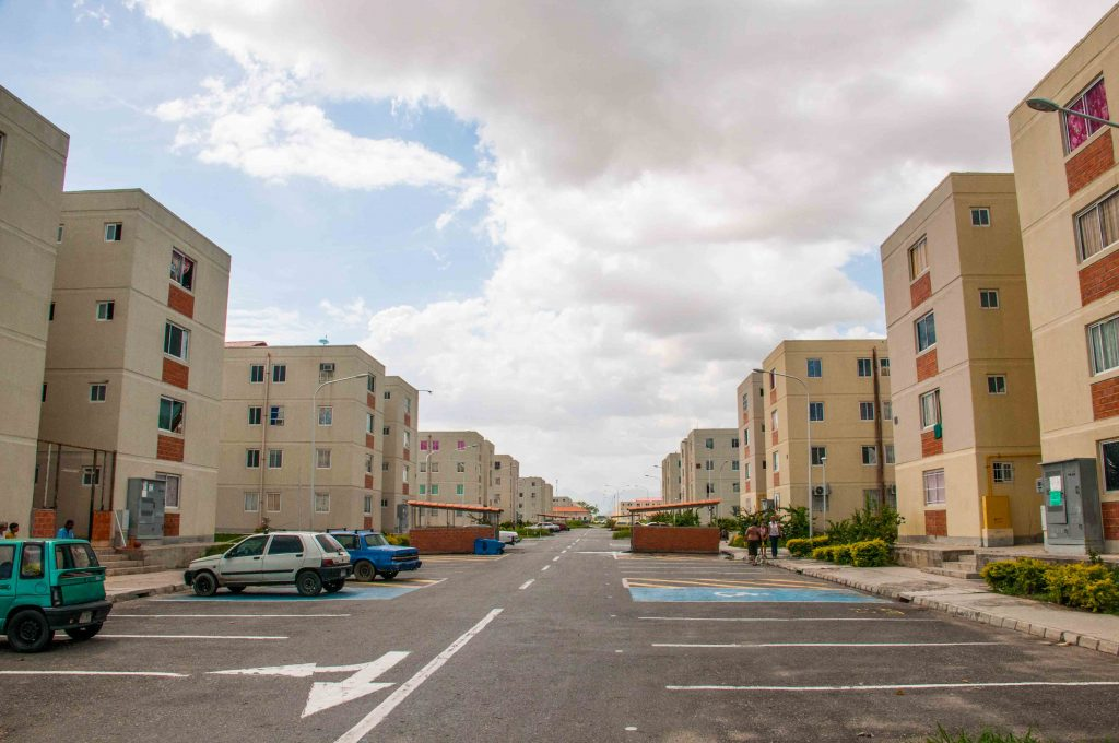 14 detenidos y 15 apartamentos recuperados en urbanismo de la GMVV "La Paz Socialista"