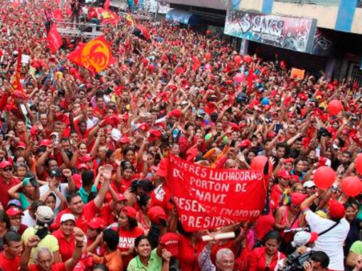 Obligan a funcionarios públicos a hacer proselitismo político