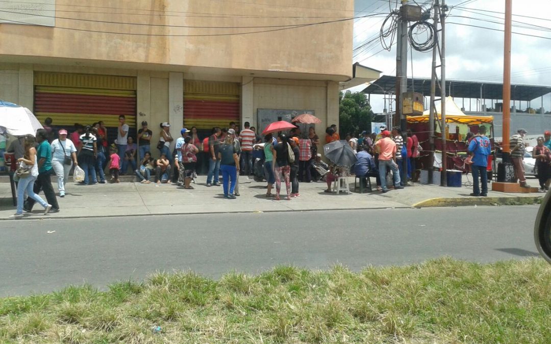 Mercados Municipales de Barinas continúan con fuerte presencia militar