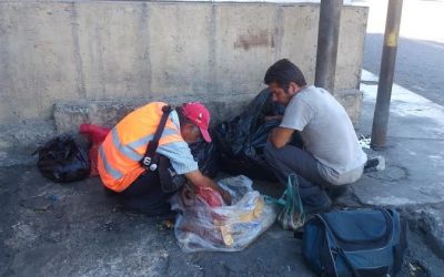 «Esta comida… es para los perros»