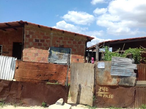 Misión Vivienda dejó inconclusas más de 15 casas en La Mirandina