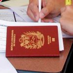 Transparencia Venezuela inició recolección de firmas para solicitar al Gobierno que agilice la entrega de pasaportes