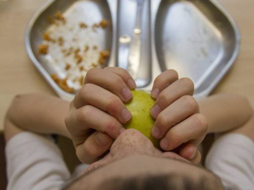 Alumnos de sexto grado denuncian la escasez en su comedor