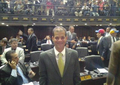 Diputado opositor acudió a reunión de la Comisión Presidencial Constituyente