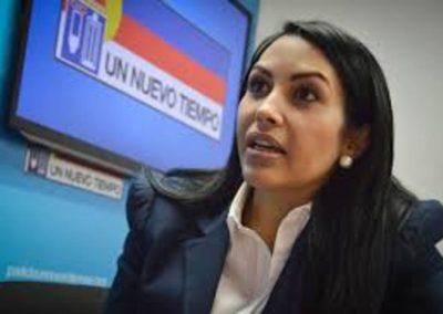 Diputados fueron agredidos frente a cuerpos de seguridad del Estado