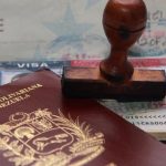 Autoridades del SAIME anulan pasaporte del diputado Carlos Berrizbeitia