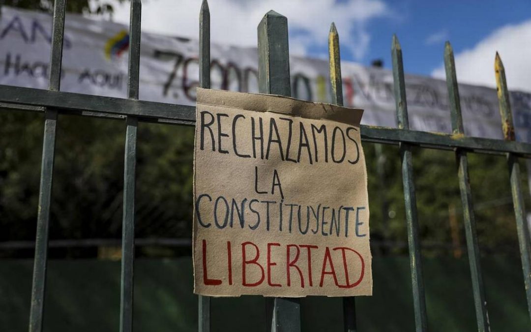 Estudiantes protestaron ante embajadas de países que se negaron a reconocer en la OEA crisis humanitaria que atraviesa Venezuela