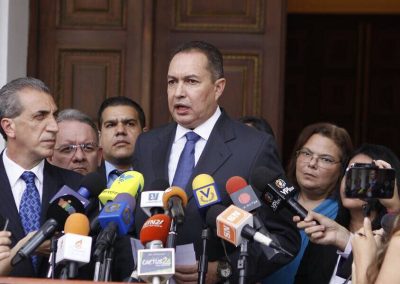 13 diputados forman nueva fracción opositora en la Asamblea Nacional