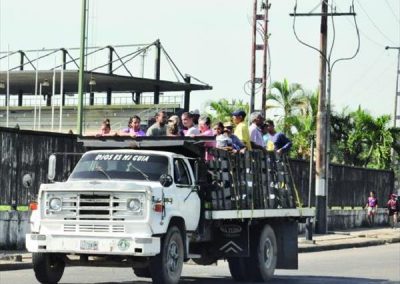 Cóctel de malas políticas públicas pone al borde del colapso el transporte público