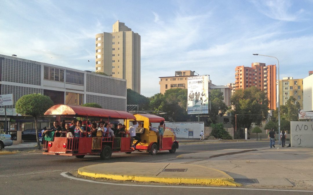 En Maracaibo los zulianos se transportan en vagones, pero no del Metro