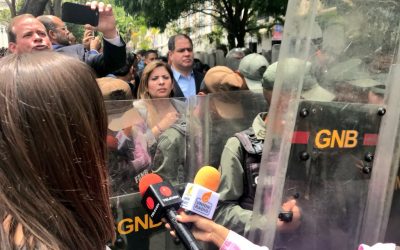 Guardia Nacional Bolivariana agredió a periodistas y diputados en la Asamblea Nacional