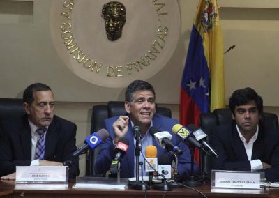 Rafael Guzmán: con los ataques a la banca privada el Gobierno nacional busca apropiarse de las remesas