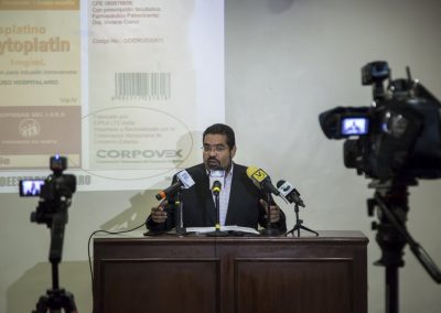 Diputado Winston Flores denuncia desvío de 100 millones de dólares en el IVSS por corrupción