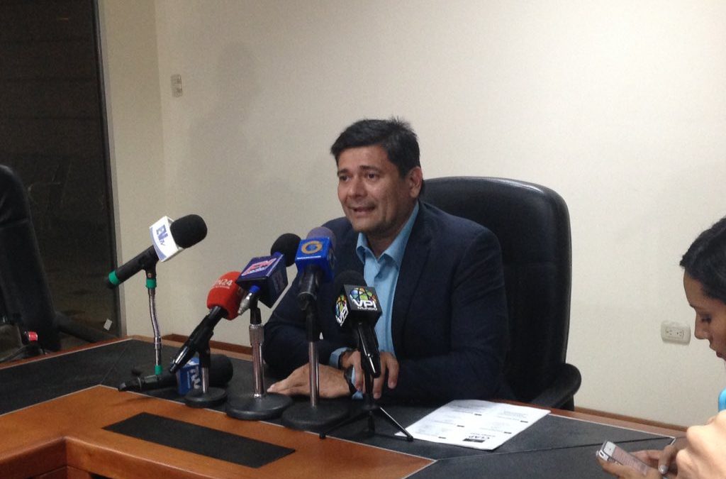 Diputado Superlano acusó a Maduro y Cilia Flores como responsables de corrupción en los CLAP