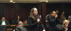 Periodistas logran ingresar nuevamente al Palacio Federal Legislativo con ayuda de los diputados