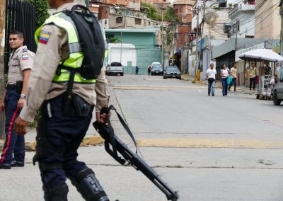 Debaten sobre lucha contra el crimen organizado y la corrupción