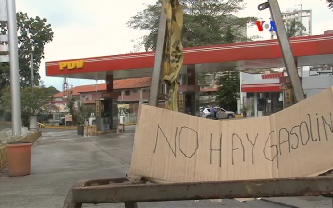 Escasez de gasolina: autoridades atacan las consecuencias y no las causas
