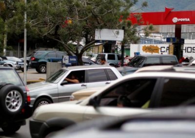 Esquema de distribución y precios diferenciados de la gasolina incentiva la corrupción y el contrabando