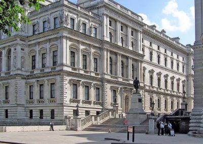 El Reino Unido anuncia su primera lista de sancionados por violar Derechos Humanos y por corrupción