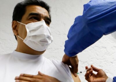 Superar la pandemia exige transparencia en vacunación