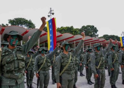 Los militares mantienen su poder en importantes cargos de la administración pública 