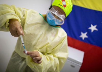 Vacunación anti-COVID-19, opacidad y abuso de poder