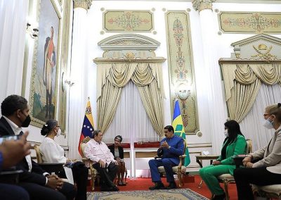 Gobierno de Maduro desempolvó diplomacia de “petrochequera”